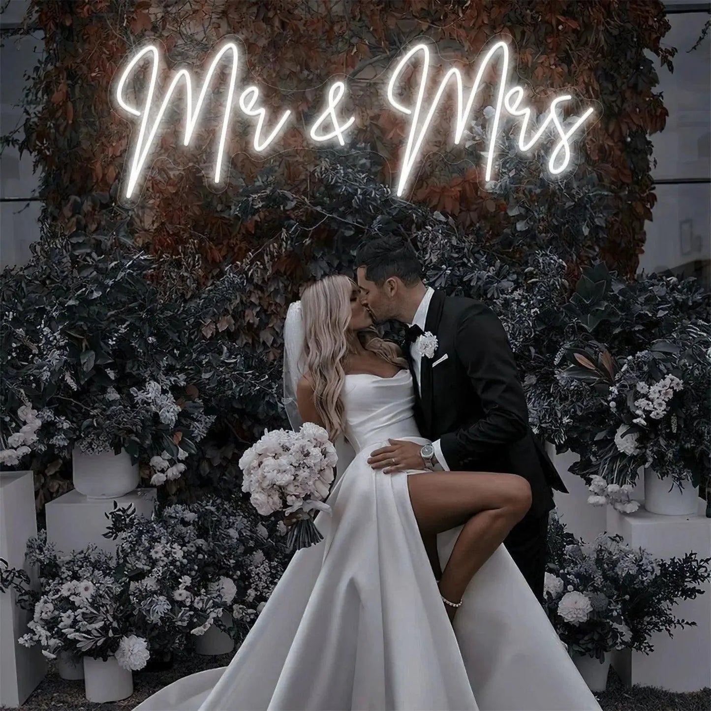Neon LED Sign Mr & Mrs Custom Wedding Party Wall Neon Sign Light Room Bedroom Decor Hanging Neon Lamp Decoration Gifts Neon Lamp FYLZGO Signs